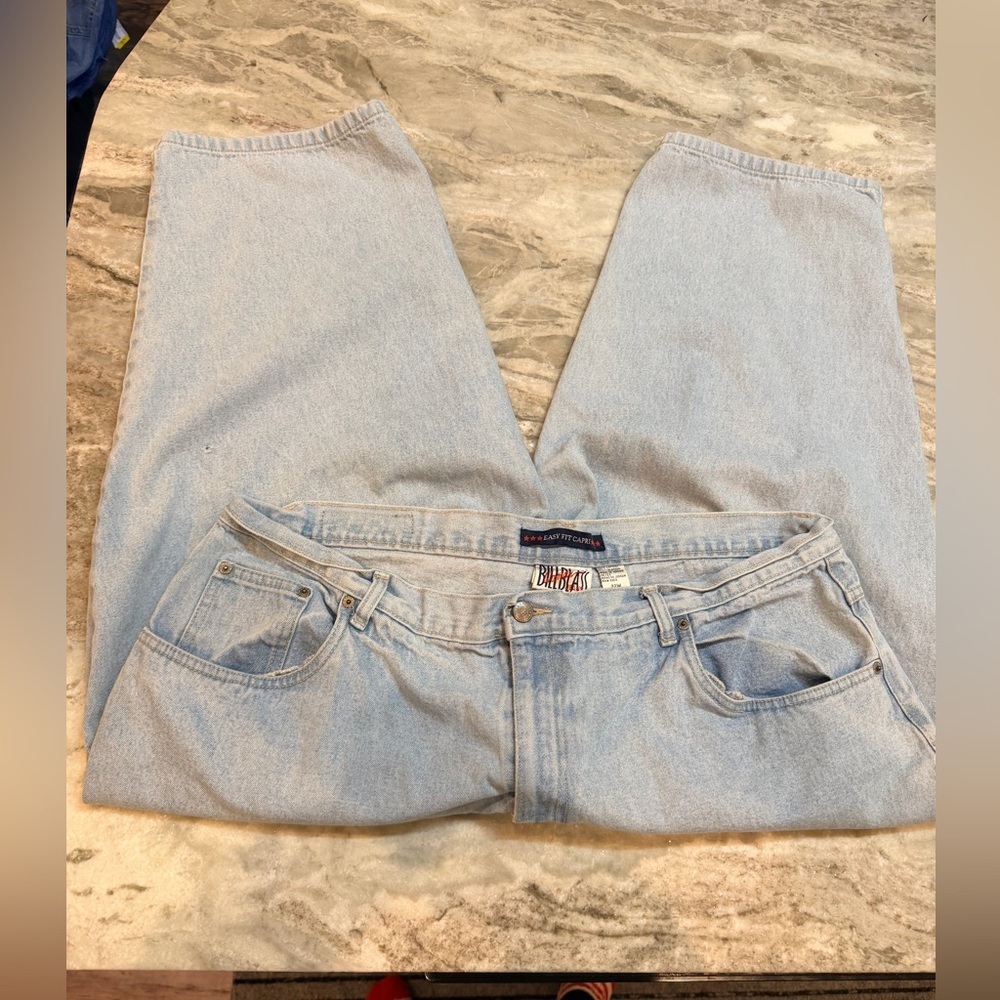 Bill Blass Easy Fit Capri Jeans Women’s 22W Light Wash Plus Size Denim